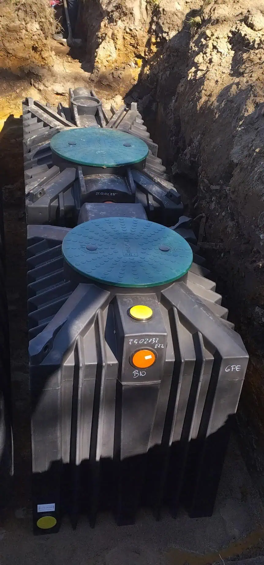 Installation d'un filtre compact assainissement Loire - ClearFox&reg; 6EH dans la tranch&eacute;e